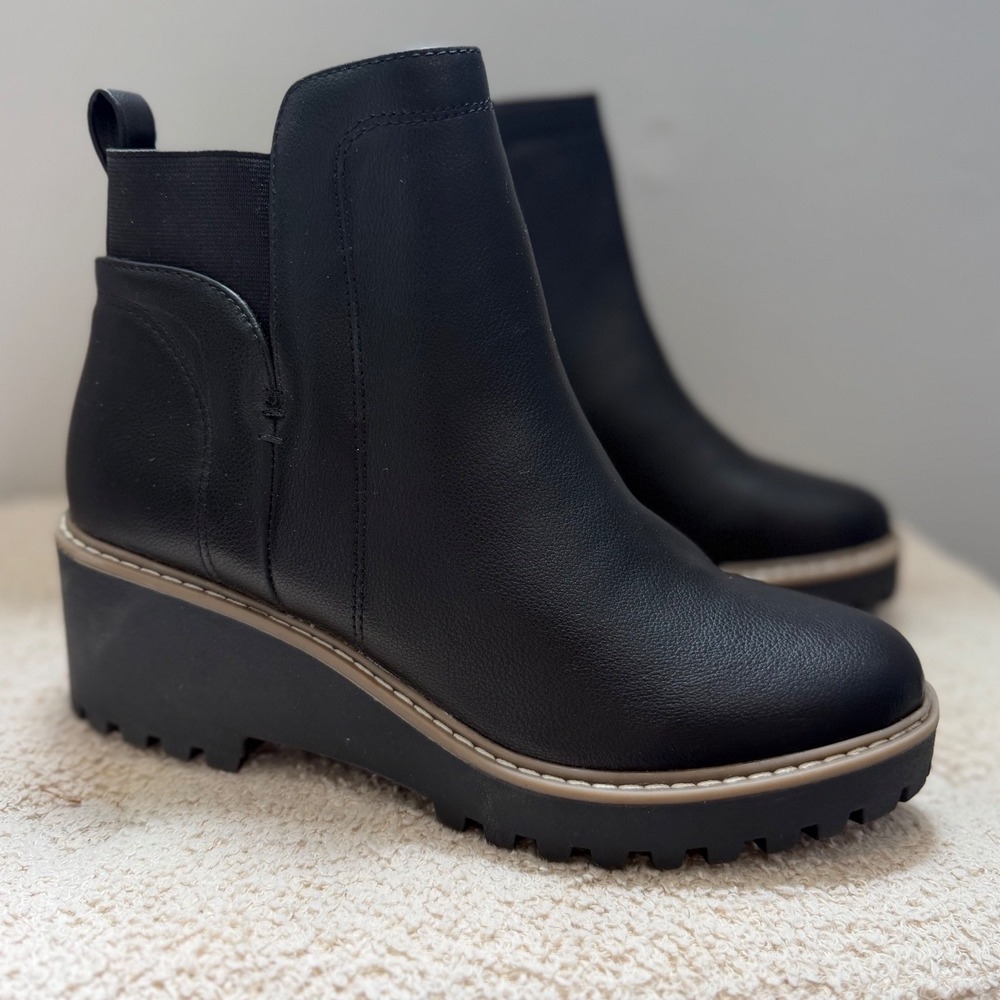 DV Dolce Vita Rielle Black Wedge Lug Sole Ankle Boots Minimalist Y2K Gorpcore 9